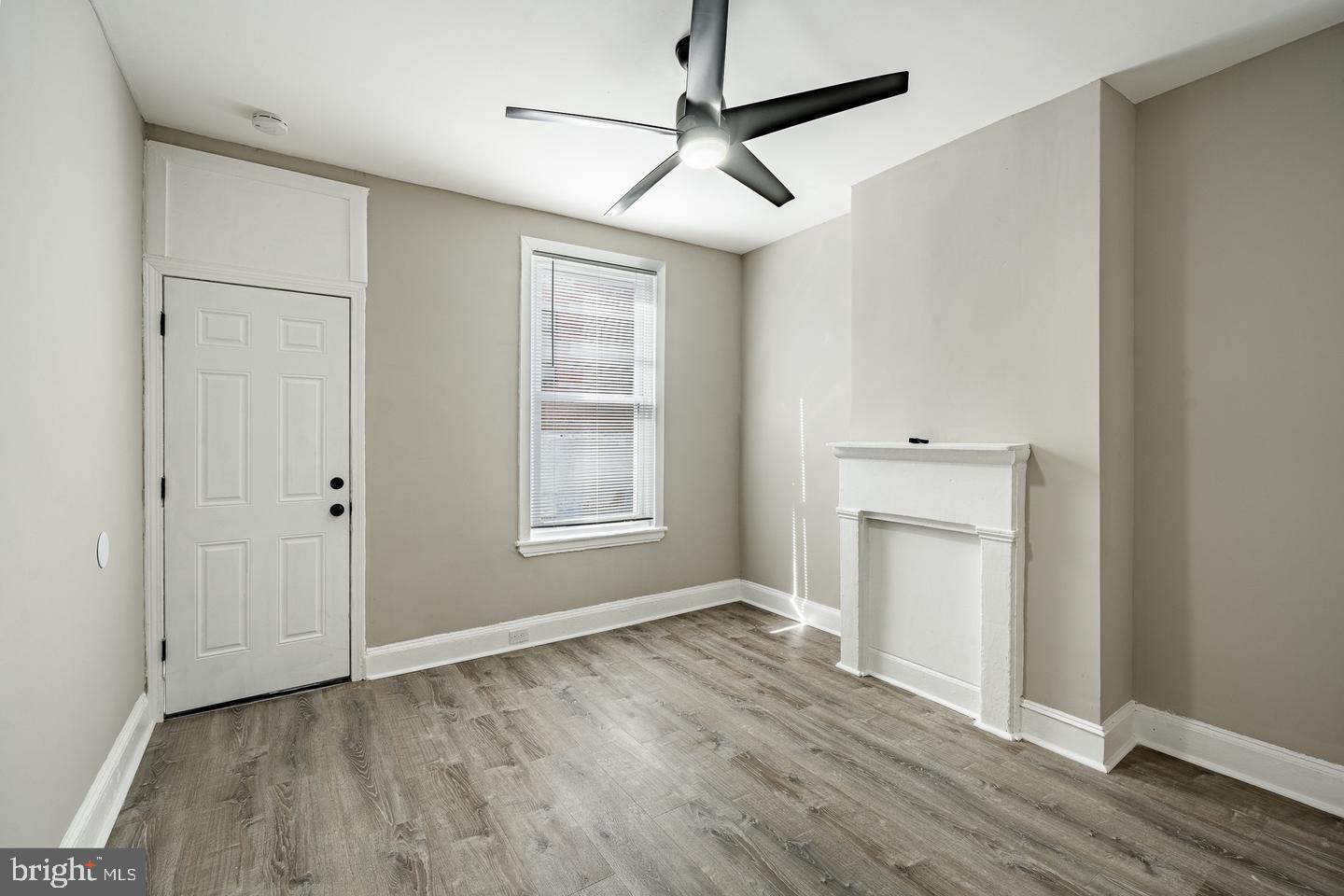 2113 North Philip Street Philadelphia, PA 19122 - Photo 2 of 22 Bright and airy room with modern accents.