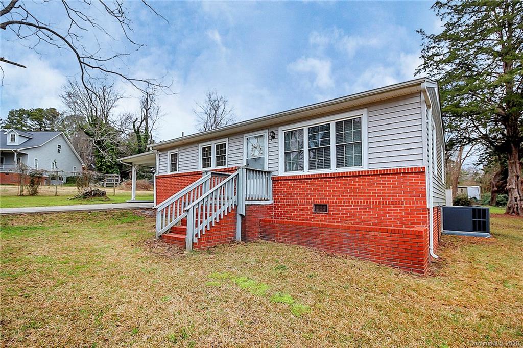 561 South Potter Road Lancaster, SC 29720 - Photo 3 of 33 a view of a house with a yard