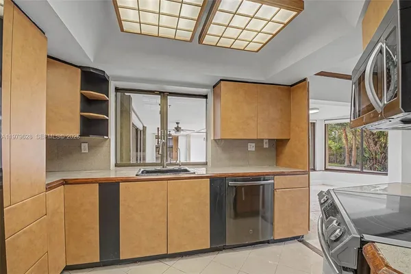 $6,250 | 13621 Southwest 103rd Avenue, Miami, FL 33176