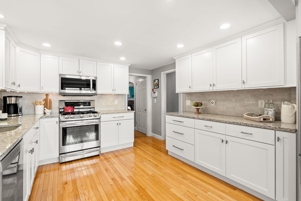 15 University Road Arlington, MA 02474 - Photo 10 of 39