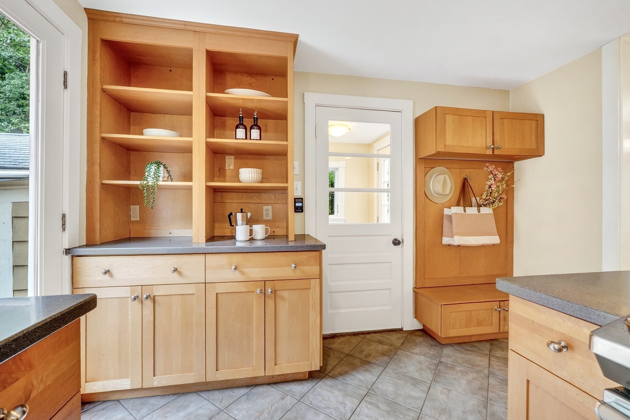 200 South Road Bedford, MA 01730 - Photo 4 of 31 Gallery Image 4