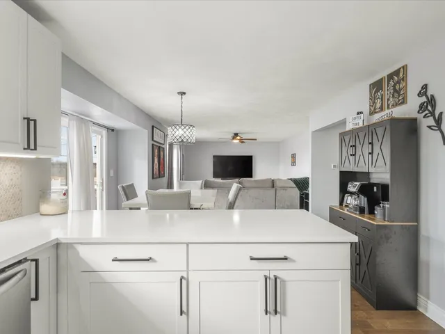 $380,000 | 7218 Salzbrenner Lane, Machesney Park, IL 61115