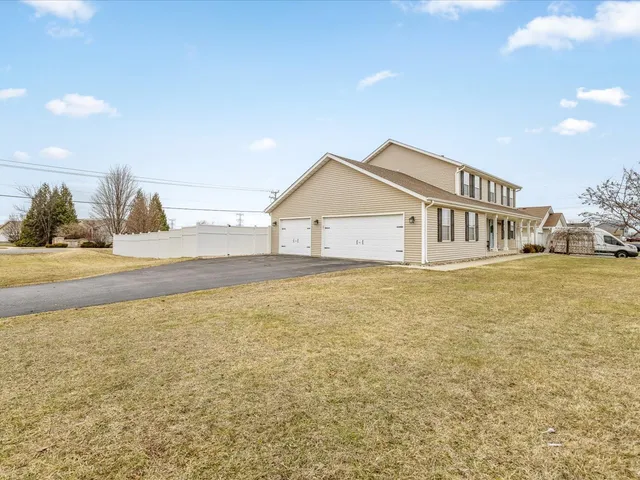 $380,000 | 7218 Salzbrenner Lane, Machesney Park, IL 61115