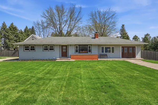 $389,900 | 1818 Brickville Road, Sycamore, IL 60178