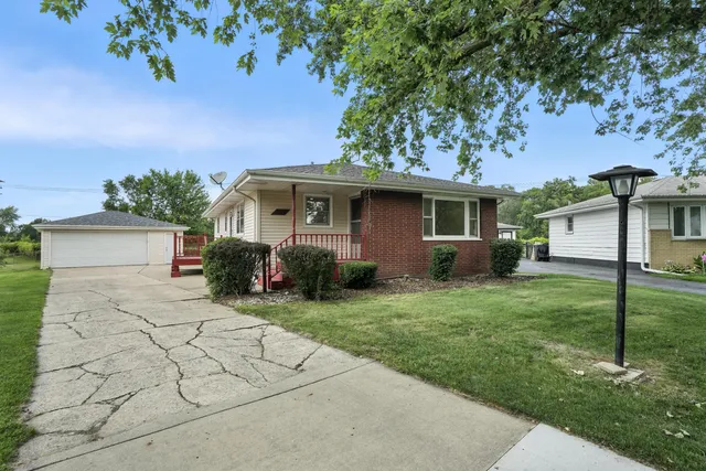 $224,900 | 3312 East 170th Street, Lansing, IL 60438