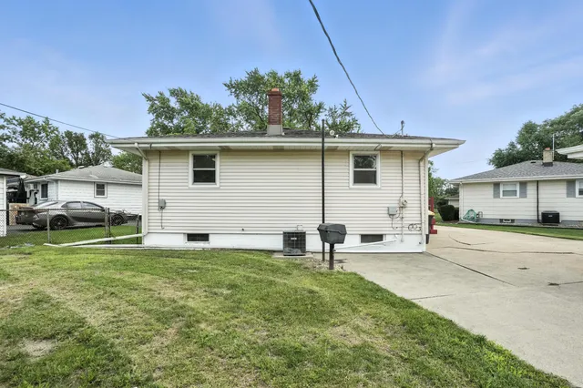 $224,900 | 3312 East 170th Street, Lansing, IL 60438