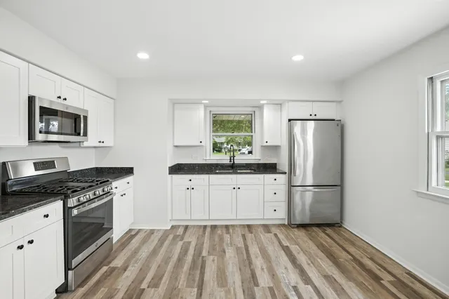 $224,900 | 3312 East 170th Street, Lansing, IL 60438