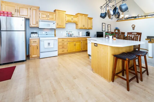 $329,900 | 4148 93rd Avenue North, Brooklyn Park, MN 55443