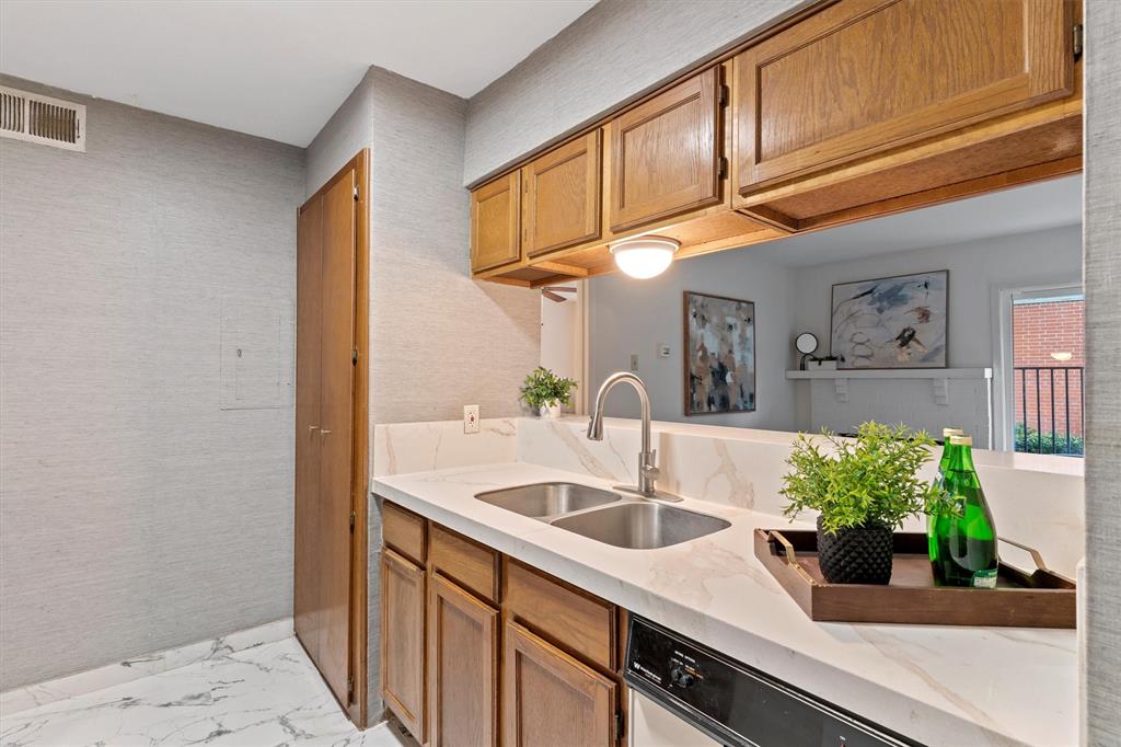 6900 Skillman Street, Unit 406 Dallas, TX 75231 - Photo 8 of 30