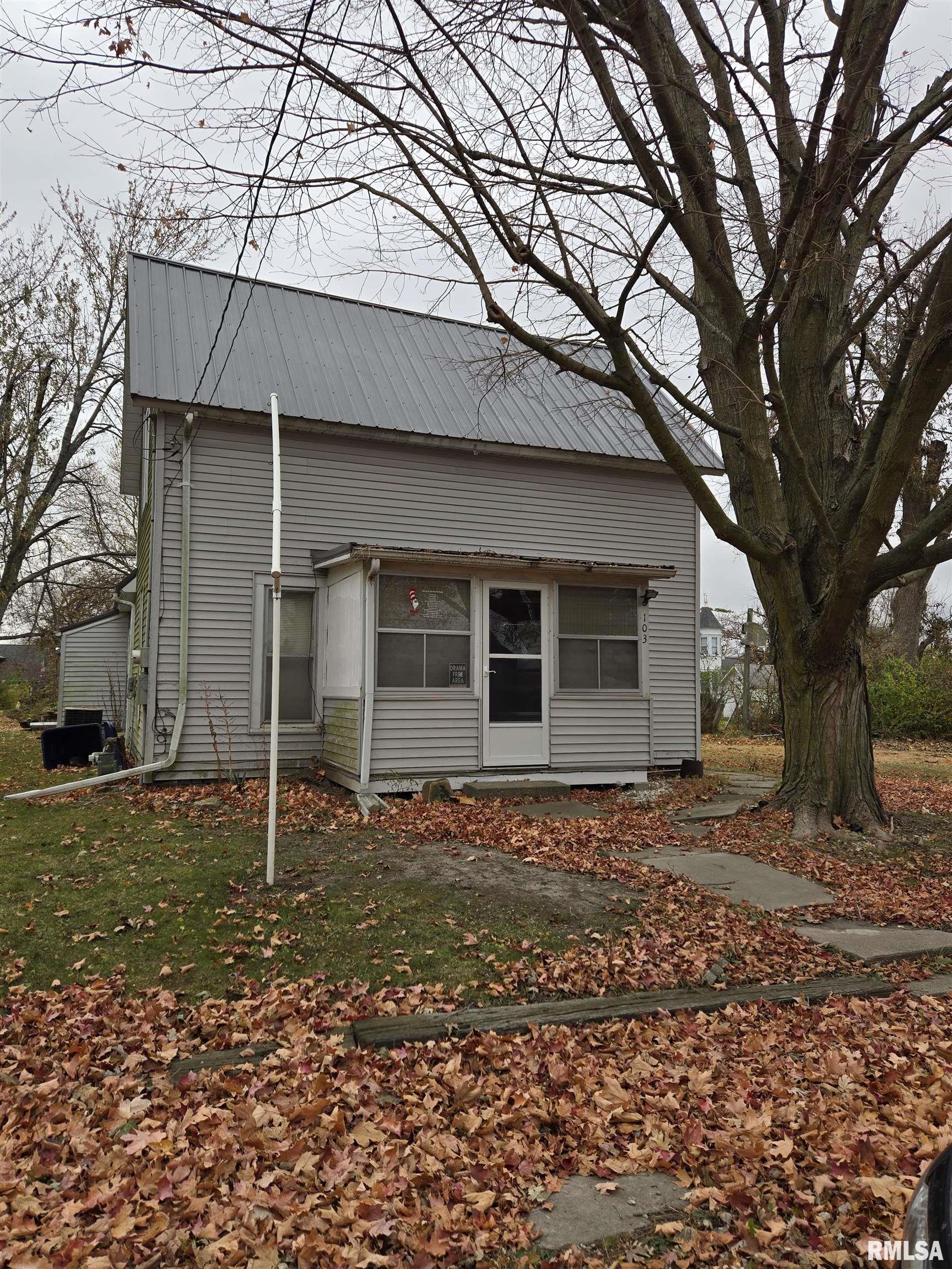 103 North 4th Street La Harpe, IL 61450 - Photo 1 of 13