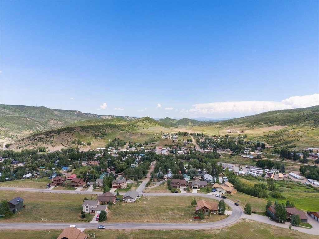 124 Oak Ridge Circle Oak Creek, CO 80467 - Photo 3 of 10