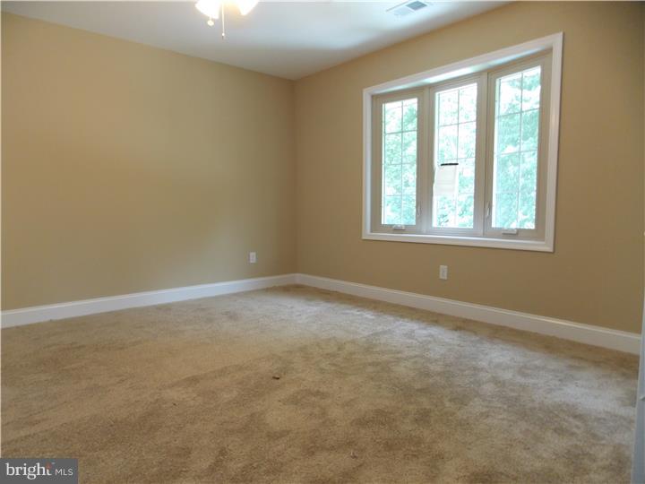363 Hillside Road Ridley Park, PA 19078 - Photo 2 of 25 Living Room