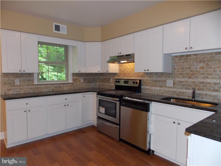 363 Hillside Road Ridley Park, PA 19078 - Photo 7 of 25 Kitchen