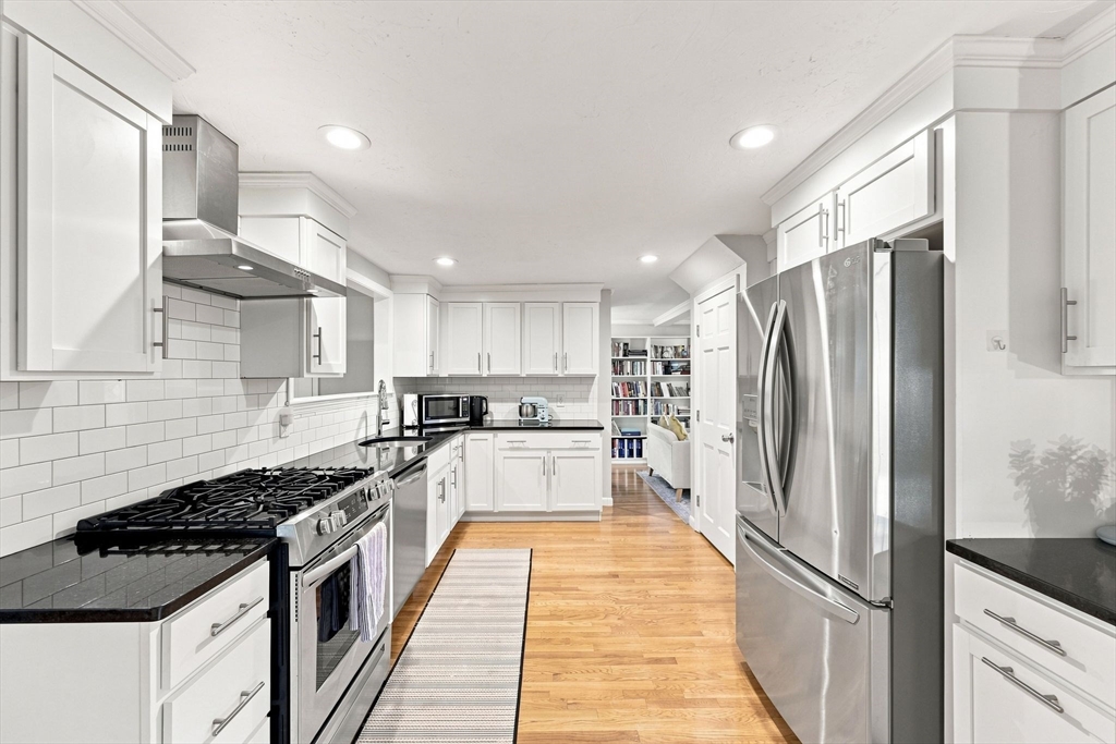 25 Mohawk Path Bellingham, MA 02019 - Photo 13 of 42 Gallery Image 13