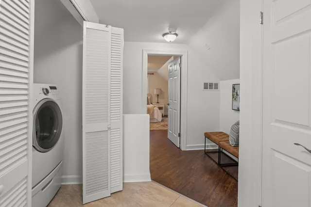 $399,900 | 1300 Parkway Drive, Brookfield, WI 53005