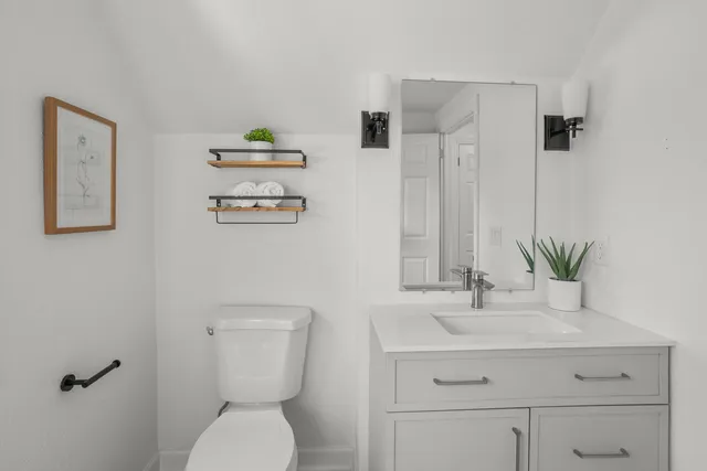 $399,900 | 1300 Parkway Drive, Brookfield, WI 53005