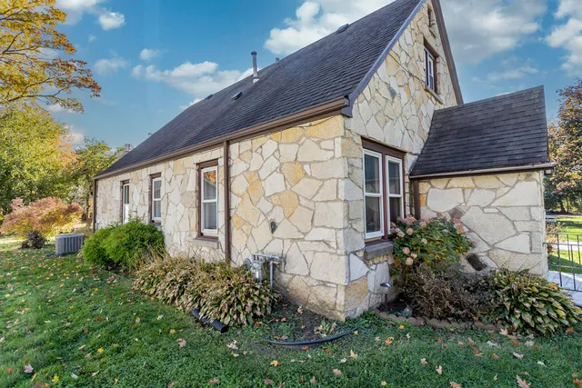 $399,900 | 1300 Parkway Drive, Brookfield, WI 53005