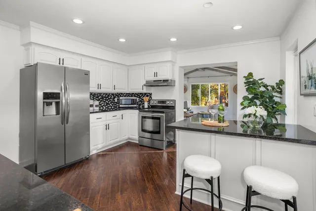 $399,900 | 1300 Parkway Drive, Brookfield, WI 53005