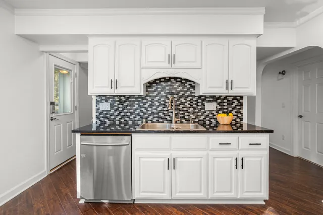 $399,900 | 1300 Parkway Drive, Brookfield, WI 53005