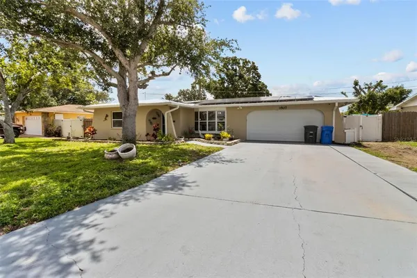 $534,900 | 3507 Oxford Drive West, Bradenton, FL 34205