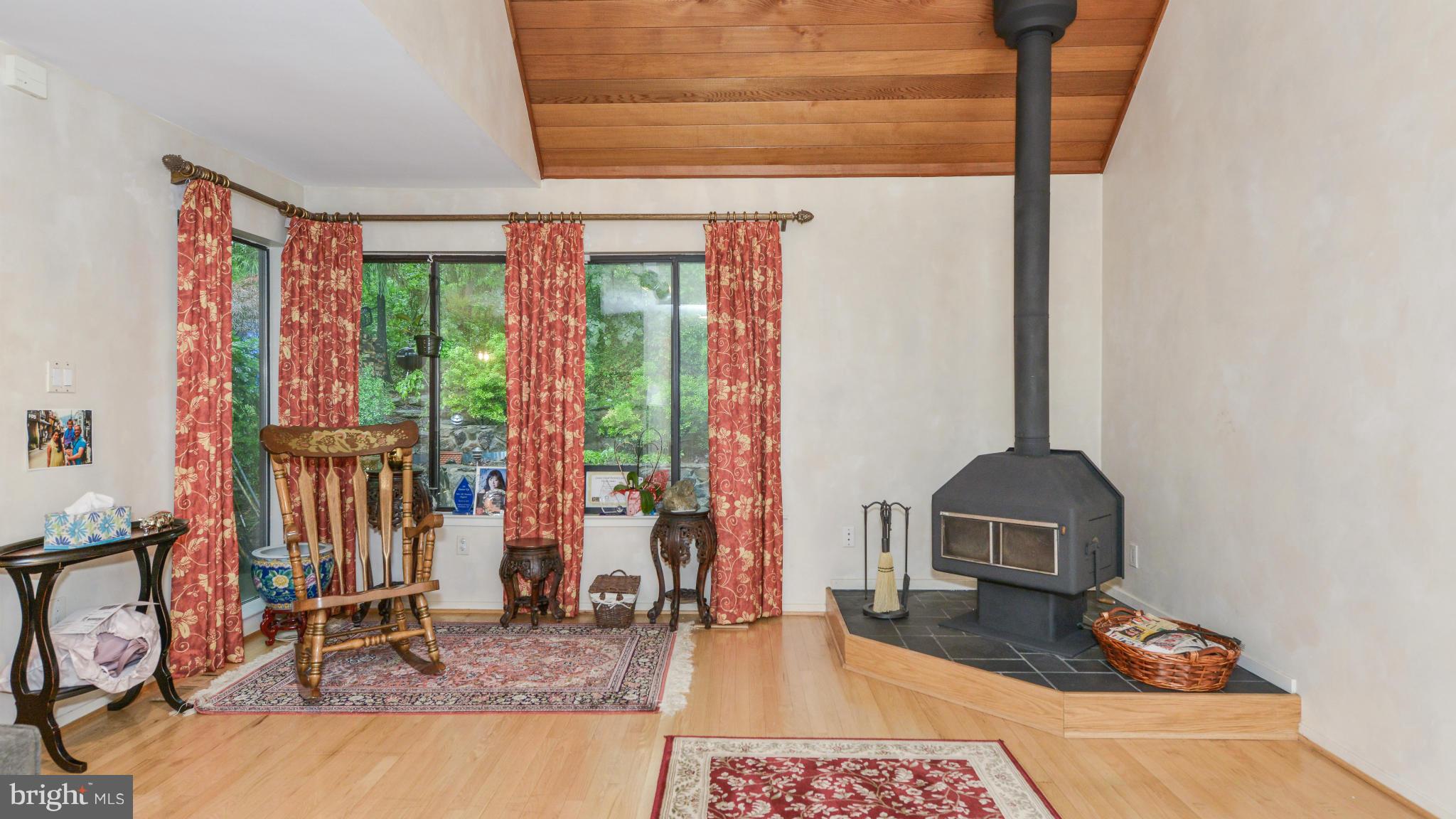 2013 Turtle Pond Drive Reston, VA 20191 - Photo 11 of 30 Living Room