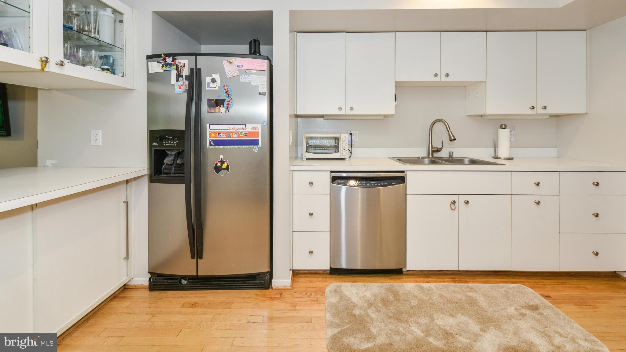 2013 Turtle Pond Drive Reston, VA 20191 - Photo 5 of 30 Kitchen