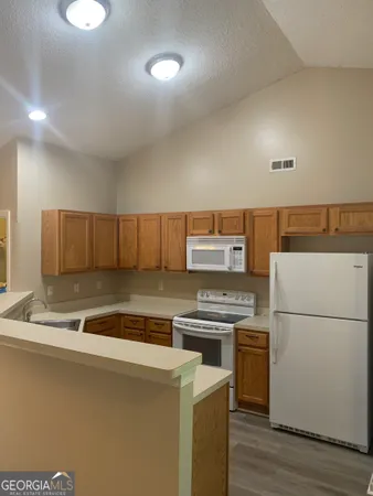 $1,700 | 77 Clark Street, Newnan, GA 30263