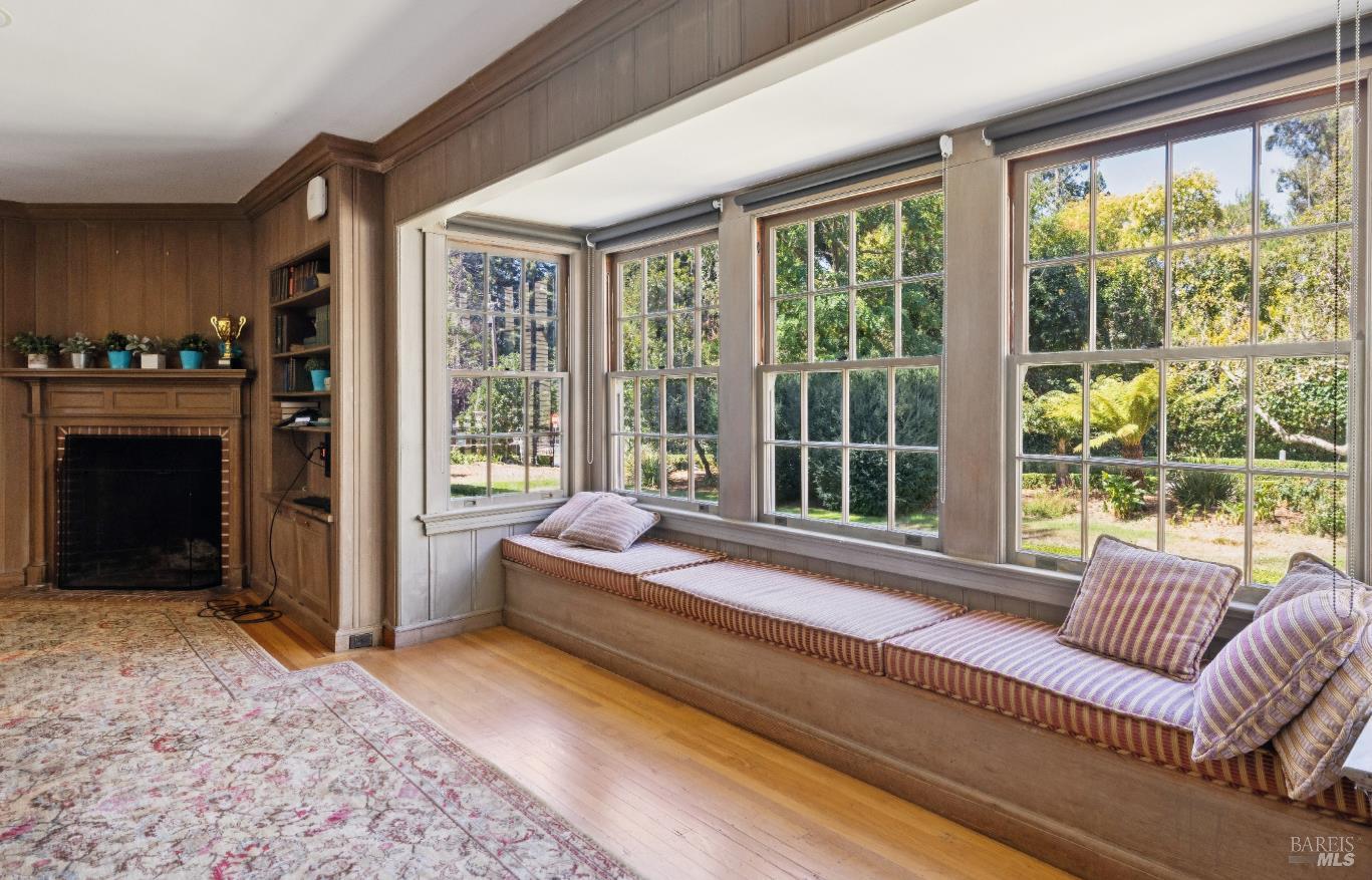 226 Magnolia Avenue San Rafael, CA 94901 - Photo 12 of 31 Cozy Window Seat in Family Room overlooking the front grounds.