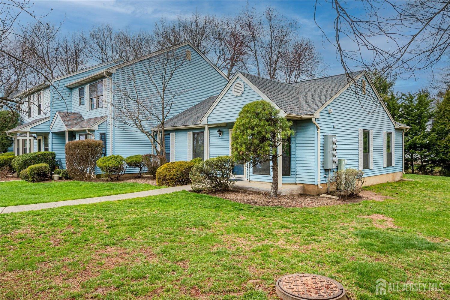 506 Maplecrest Road Edison, NJ 08820 - Photo 2 of 33