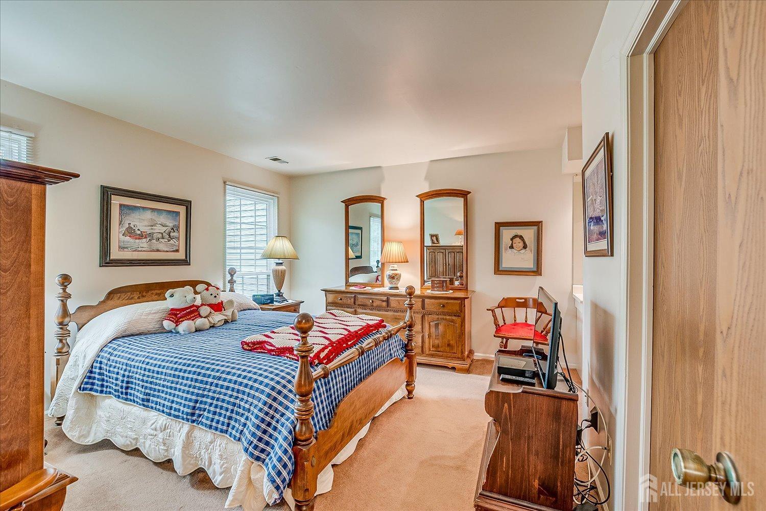 506 Maplecrest Road Edison, NJ 08820 - Photo 23 of 33