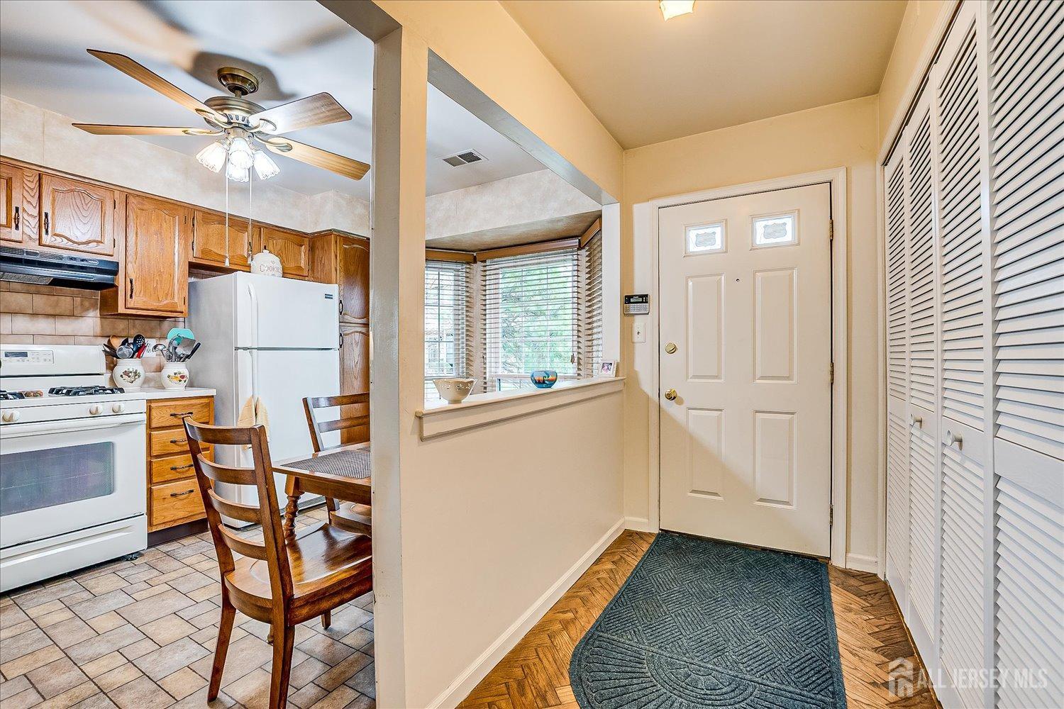 506 Maplecrest Road Edison, NJ 08820 - Photo 10 of 33