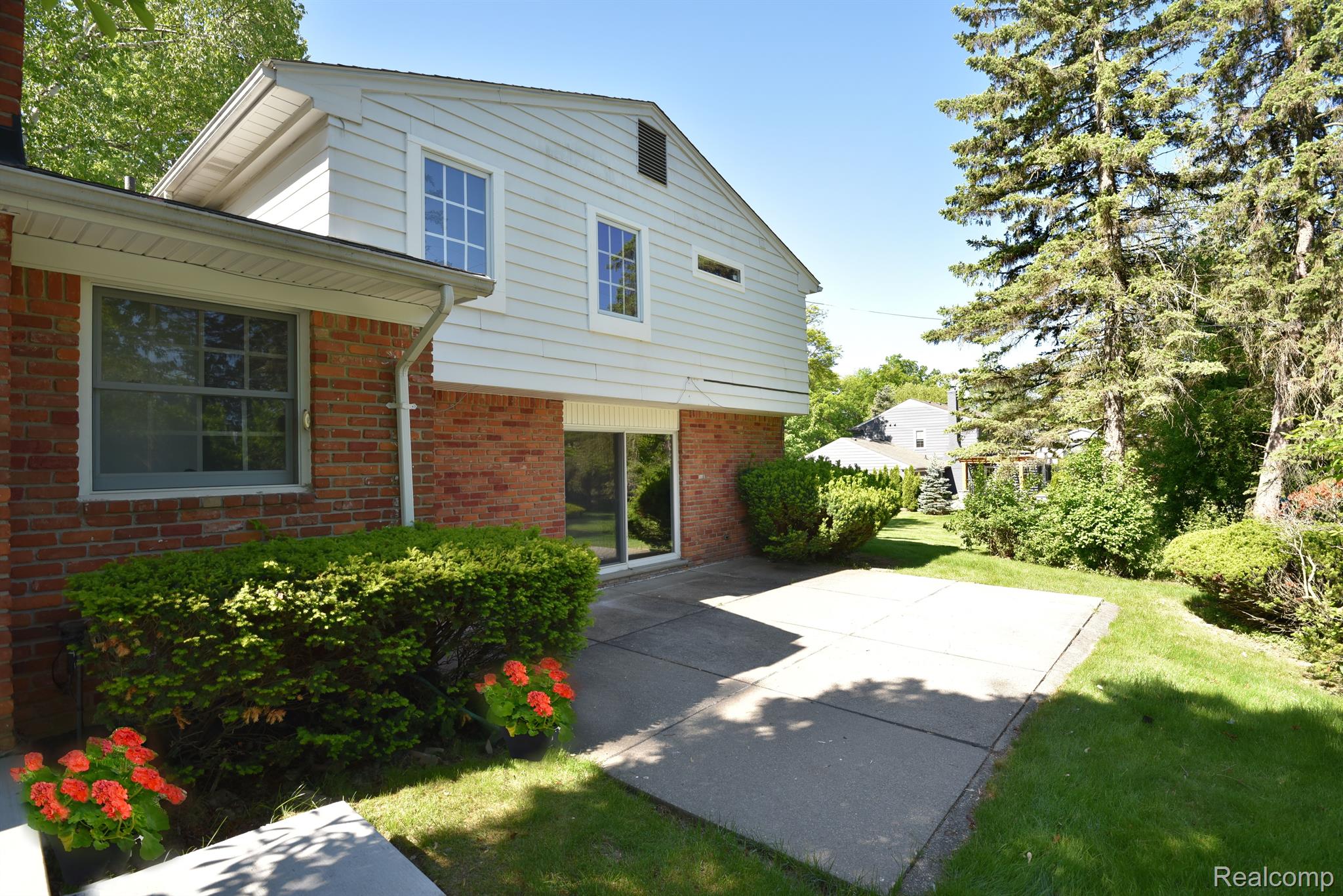 1654 Bracken Road Bloomfield Hills, MI 48302 - Photo 35 of 37 Gallery Image 35