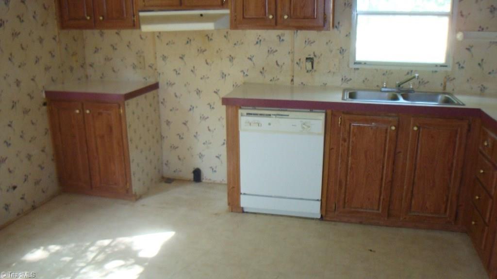 4066 Vass-Carthage Road Carthage, NC 28327 - Photo 9 of 14