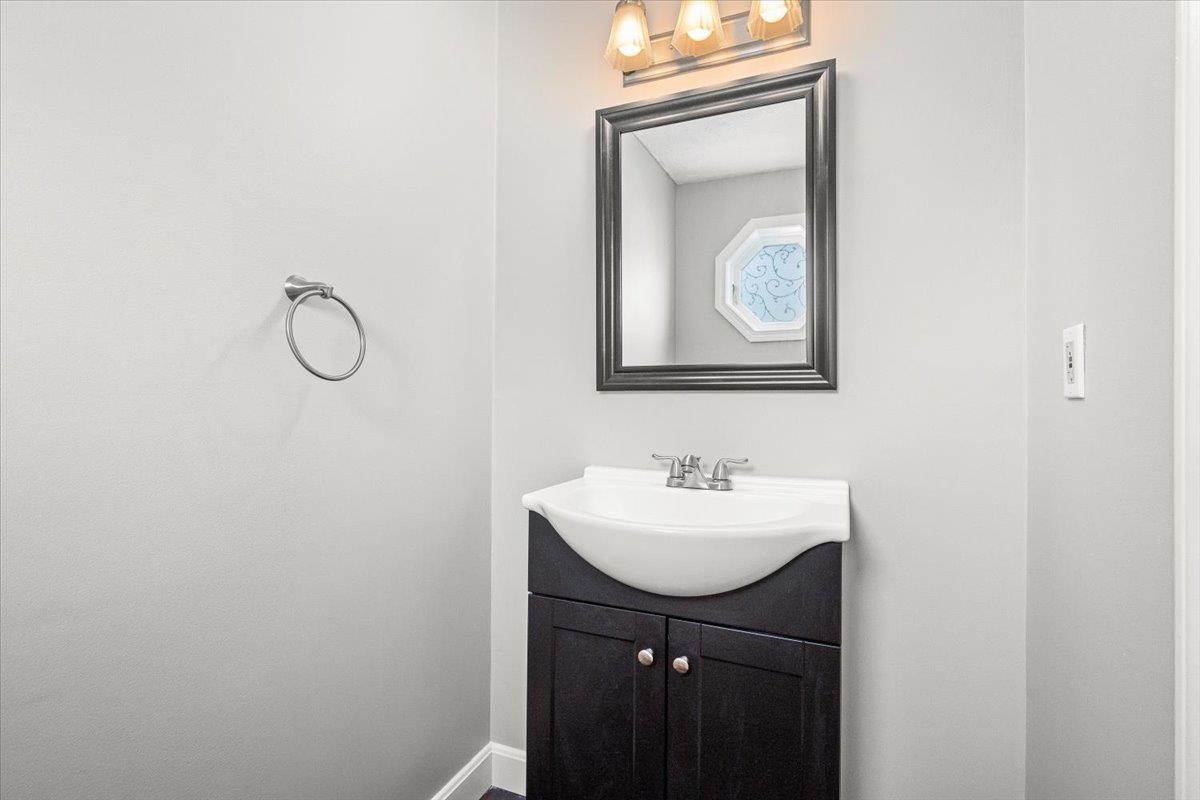 7 Swift Lane Merrimack, NH 03054 - Photo 13 of 39