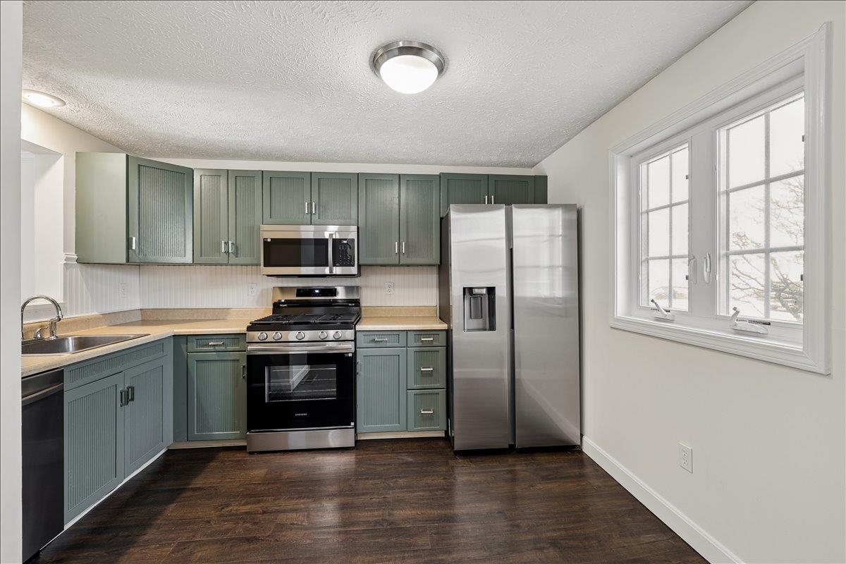 7 Swift Lane Merrimack, NH 03054 - Photo 5 of 39