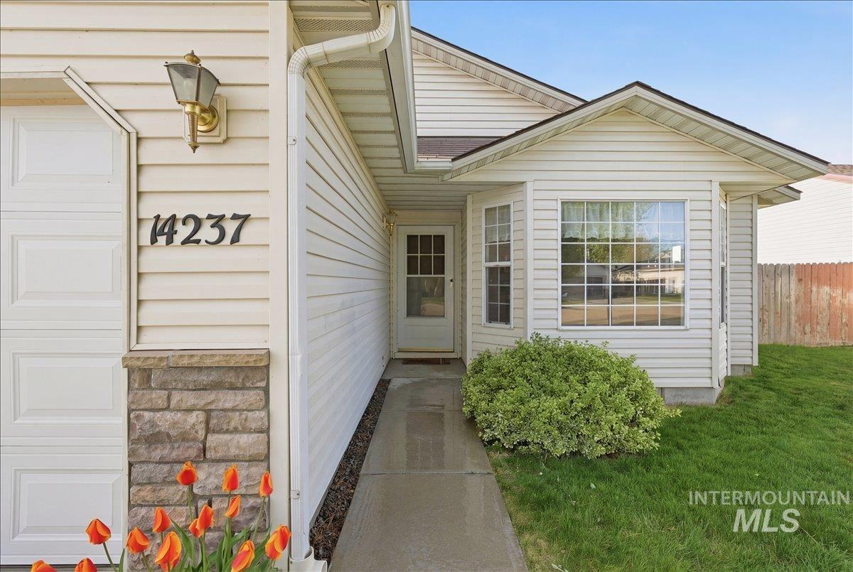 14237 Carolina Street Caldwell, ID 83607 - Photo 3 of 27