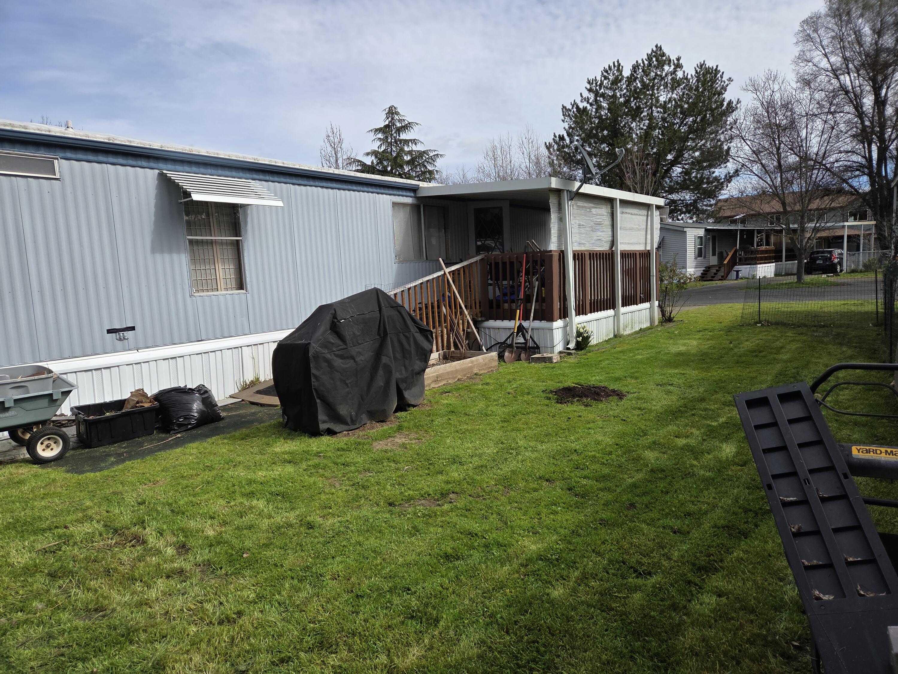 6850 Downing Road, Unit SPC 31 Central Point, OR 97502 - Photo 6 of 22