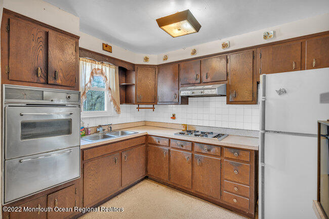 169 Maxim Road Howell, NJ 07731 - Photo 11 of 28 014_dsc00886