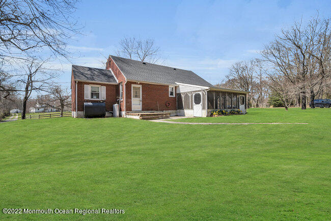 169 Maxim Road Howell, NJ 07731 - Photo 25 of 28 033_dsc00818