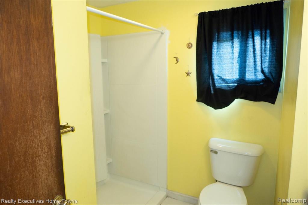 7961 Lakeshore Road Fort Gratiot, MI 48059 - Photo 21 of 37