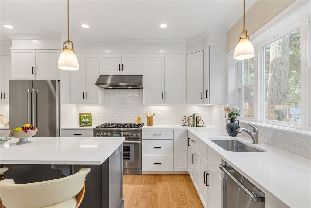 279 Brookline Street, Unit 279 Needham, MA 02492 - Photo 3 of 36