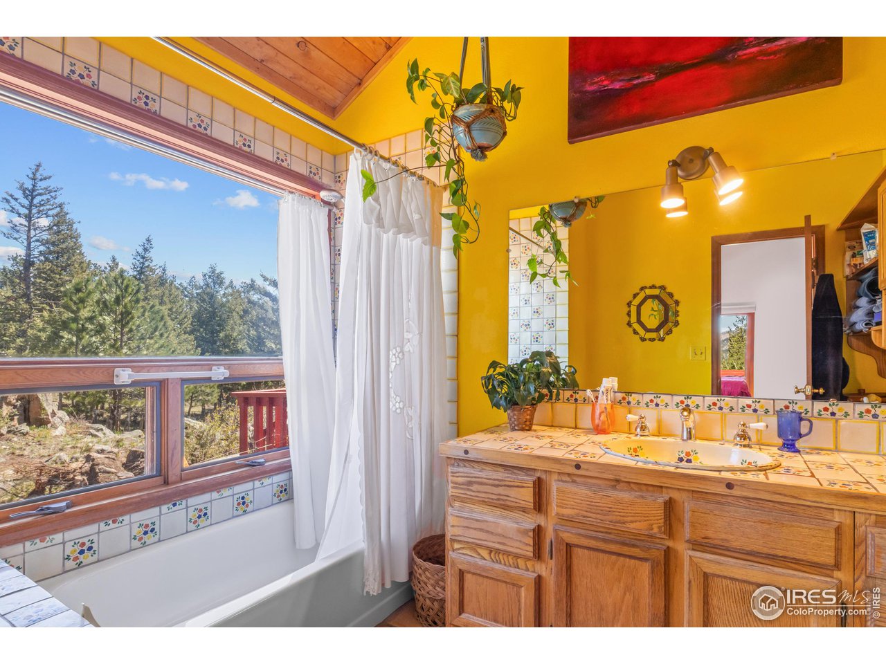 470 Brook Circle Boulder, CO 80302 - Photo 19 of 40 Primary bath: Tub with a view