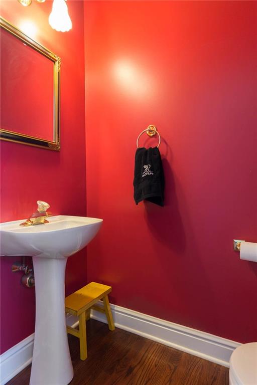 501 Hidden Court McKees Rocks, PA 15136 - Photo 11 of 25 Main floor powder room