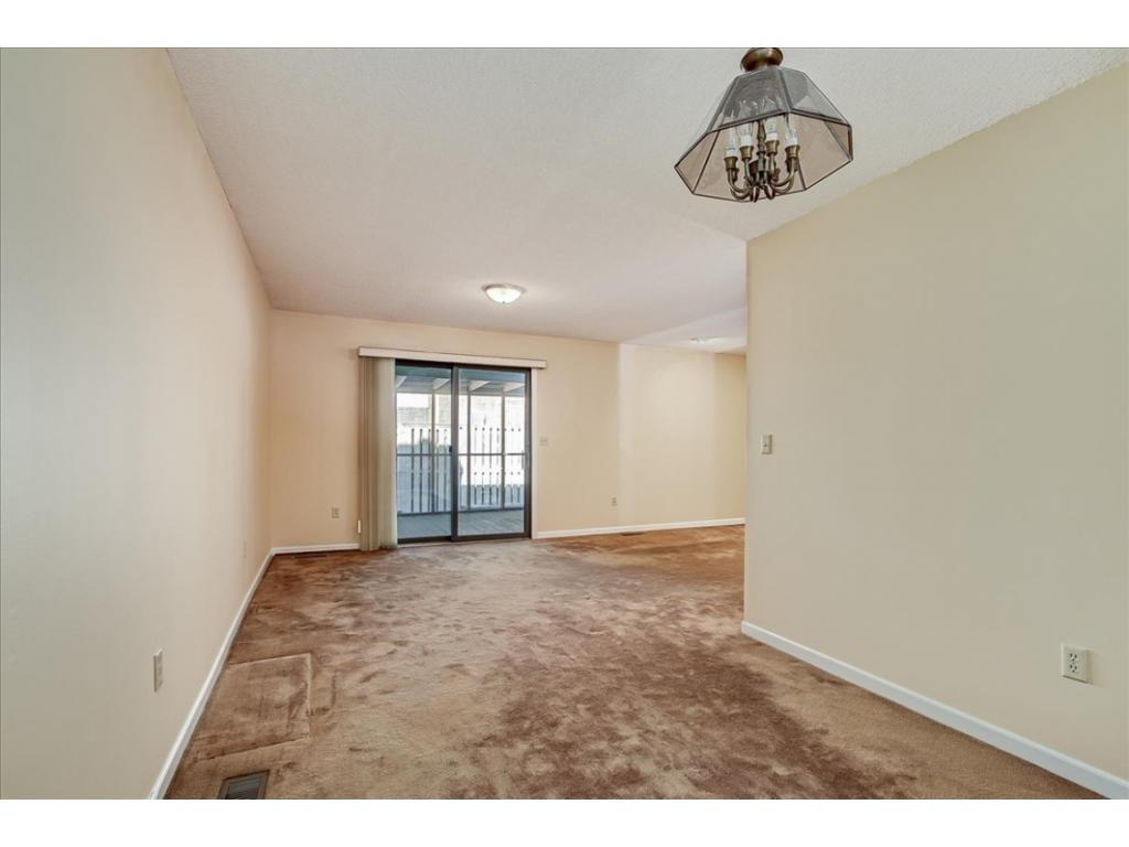 112 Scotland Road, Unit B3 Kingsport, TN 37660 - Photo 13 of 32 Dining Room Area