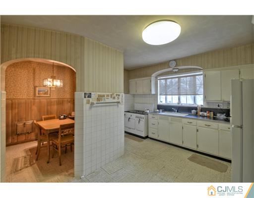 98 Rector Street Perth Amboy, NJ 08861 - Photo 6 of 14