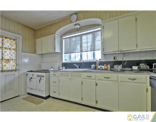 98 Rector Street Perth Amboy, NJ 08861 - Photo 8 of 14