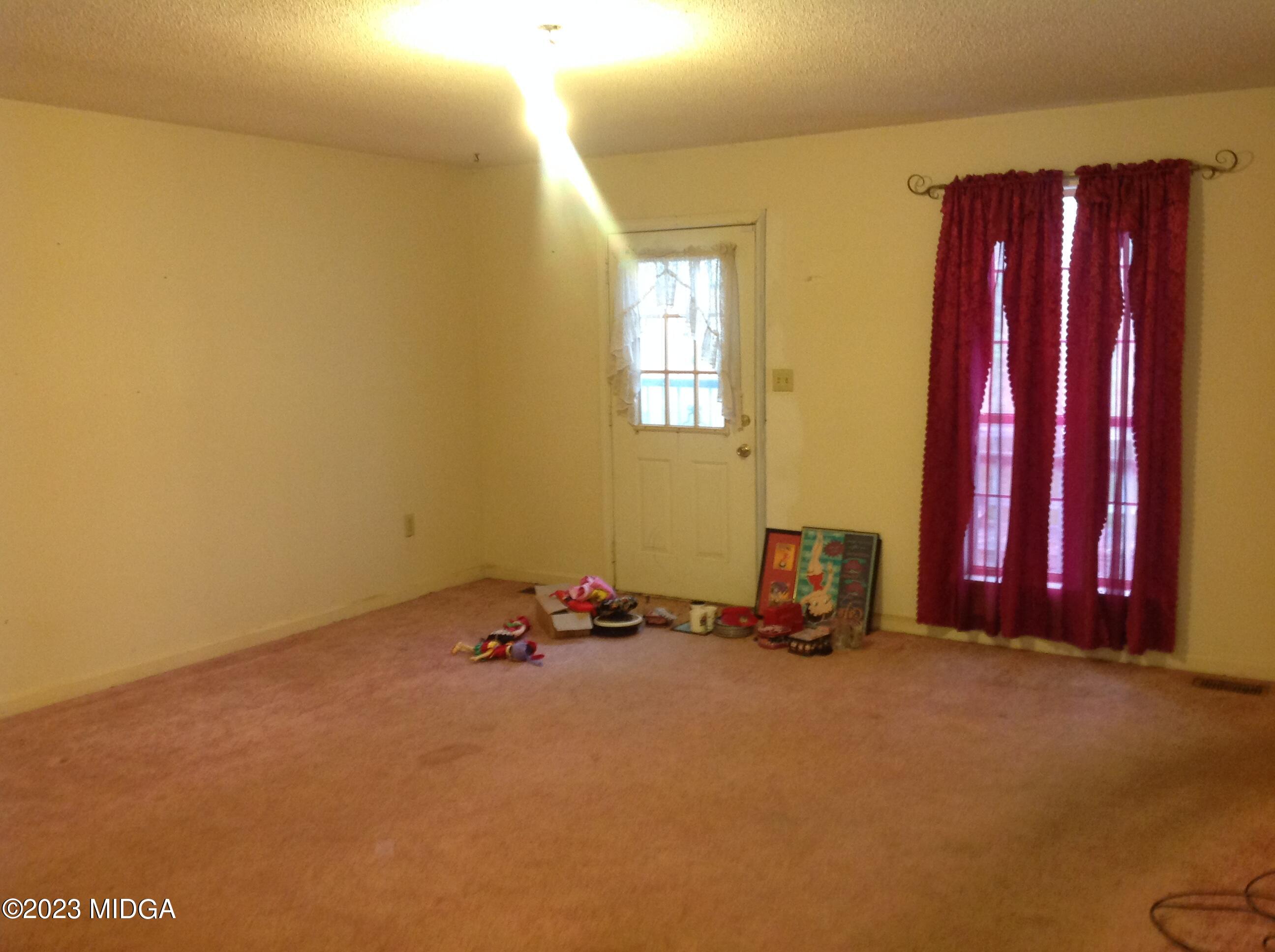 6251 Columbus Road Macon, GA 31206 - Photo 12 of 33 a view of room with music instruments