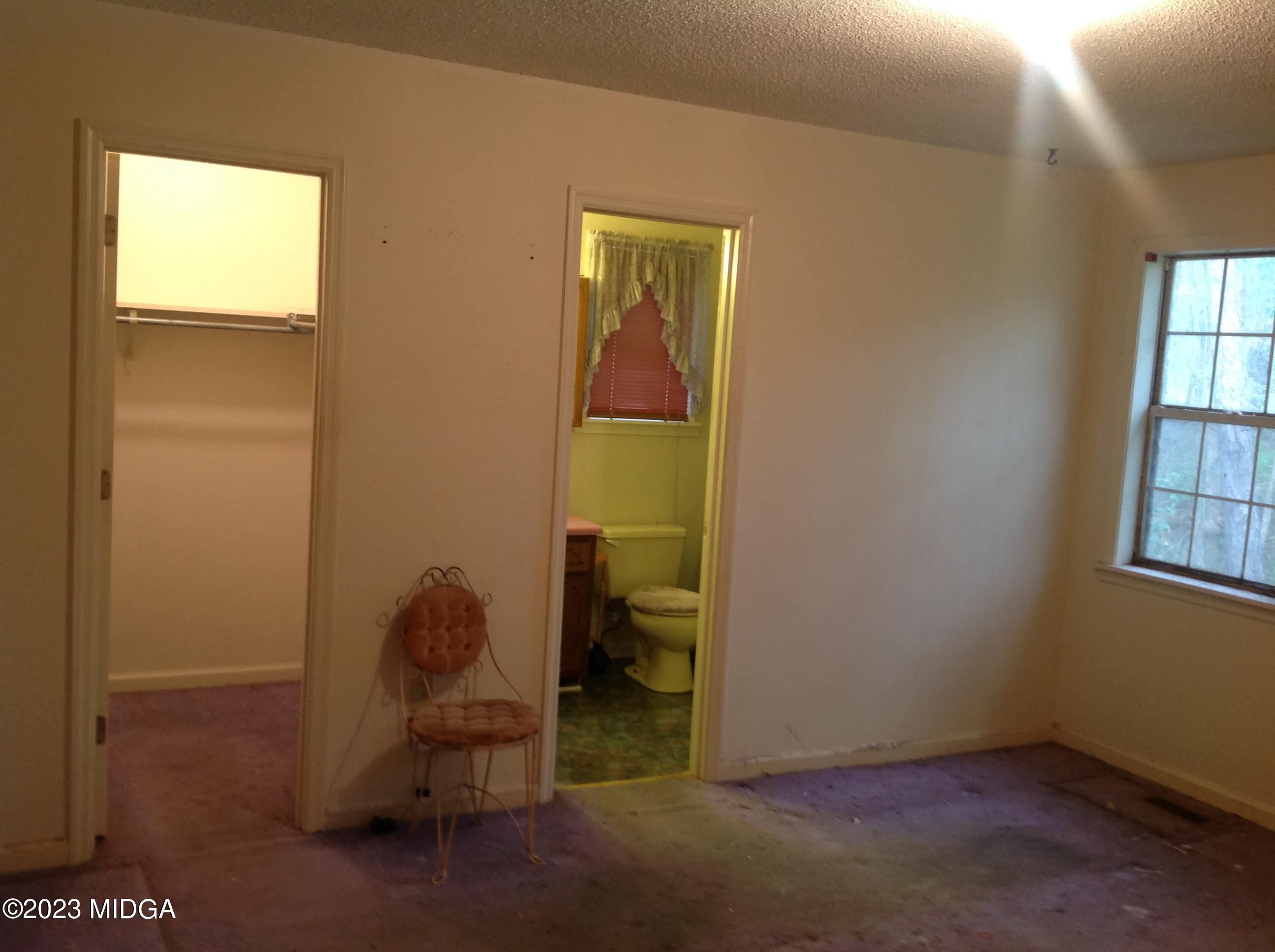 6251 Columbus Road Macon, GA 31206 - Photo 15 of 33 a view of workspace in a house