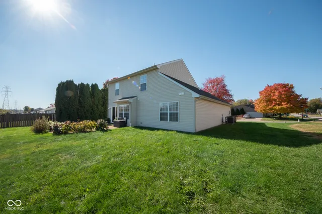 $299,900 | 3055 Fox Ridge Drive, Columbus, IN 47203