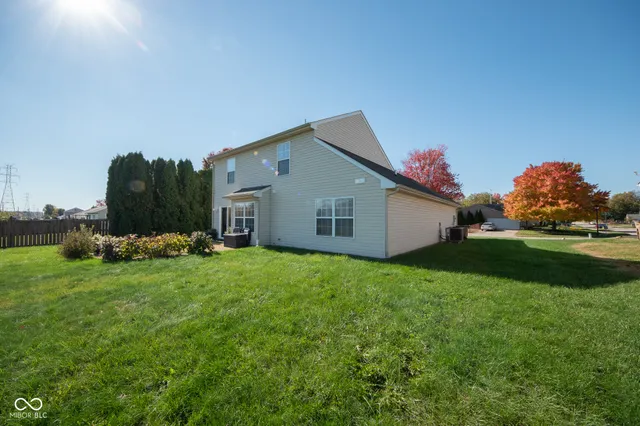 $299,900 | 3055 Fox Ridge Drive, Columbus, IN 47203